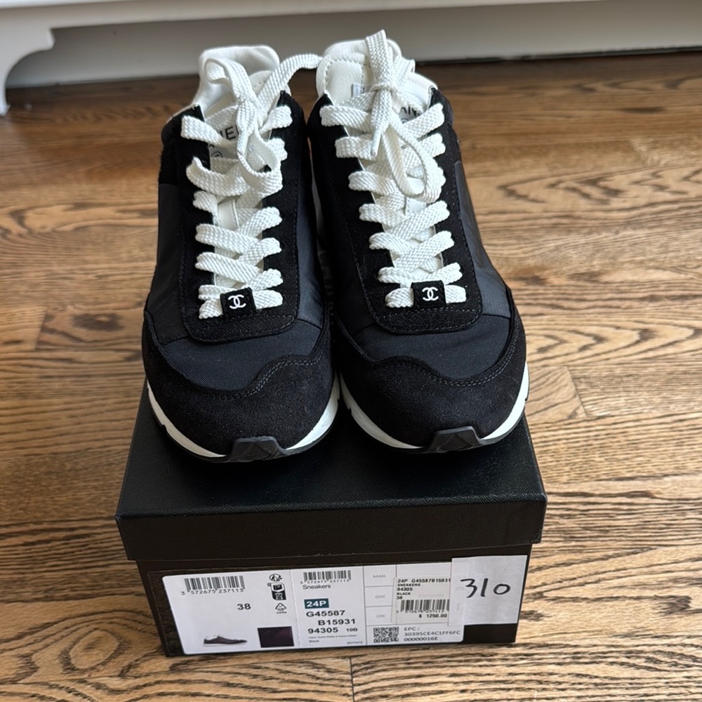 CHANEL 2024 Interlocking CC Logo Sneakers 8 us